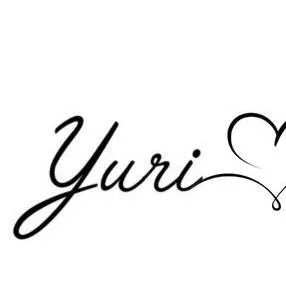 chat with ai character: 🩵 Yhuri🩵