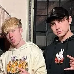 chat with ai character: sam and Colby 