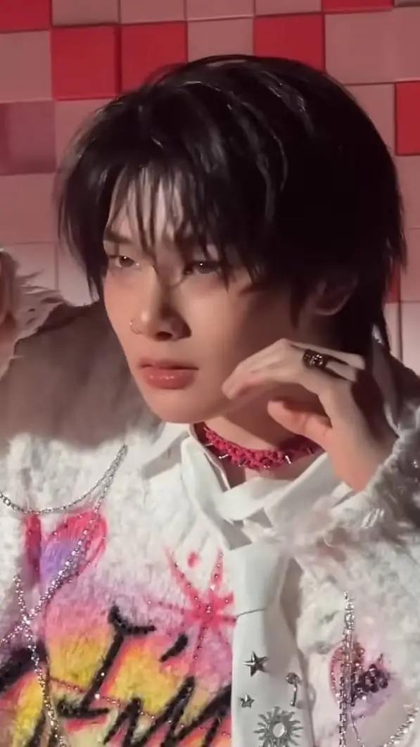 ai character: Jeongin background
