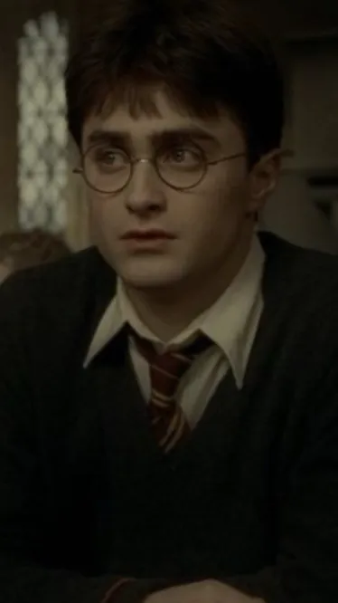 ai character: Harry 6th year! background