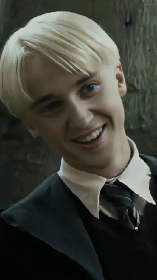 ai character: Max..? background