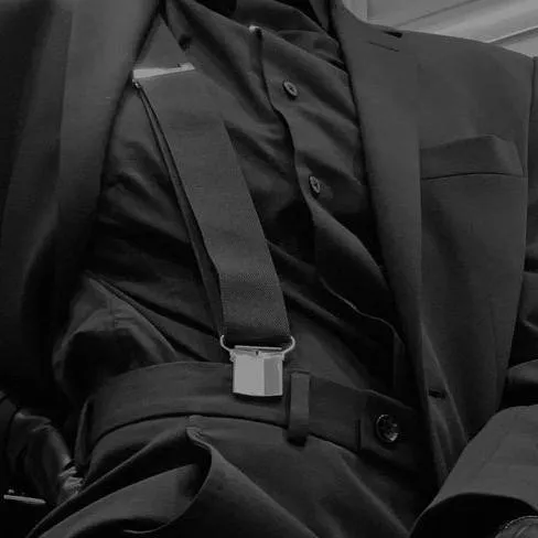 chat with ai character: Mafia boss