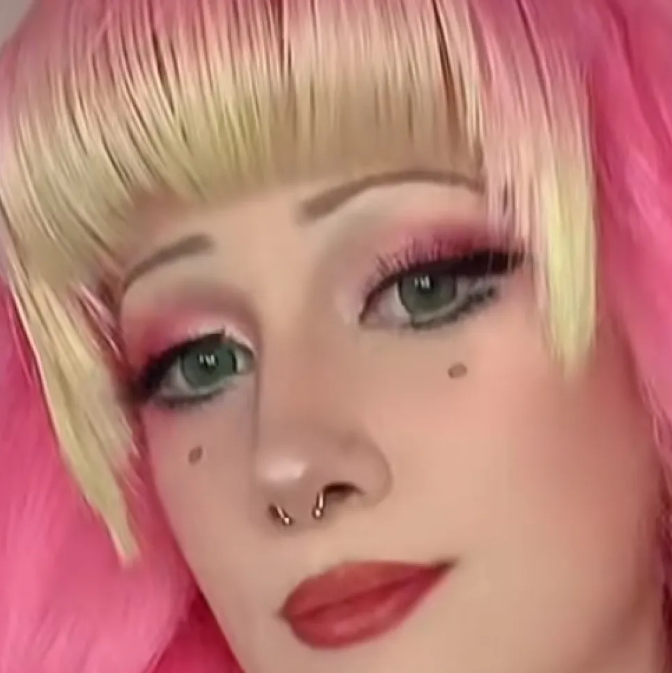 chat with ai character: Mitsuri