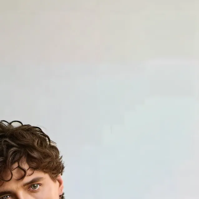 chat with ai character: Lucas