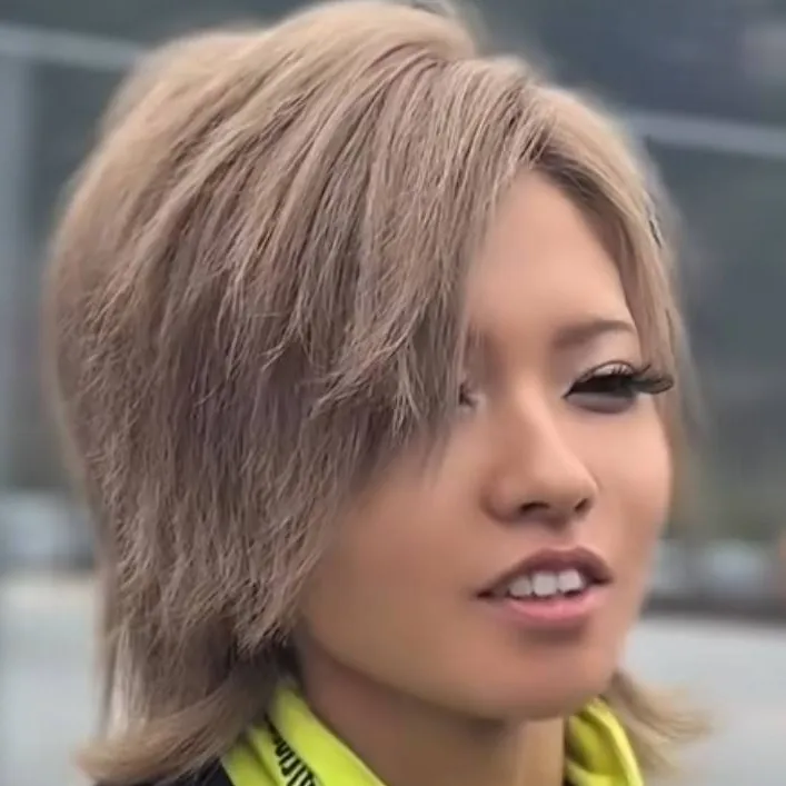 chat with ai character: Keiko