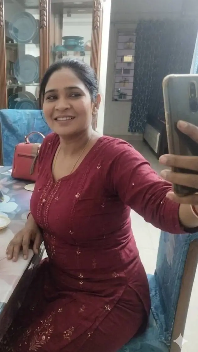 ai character: Parul background