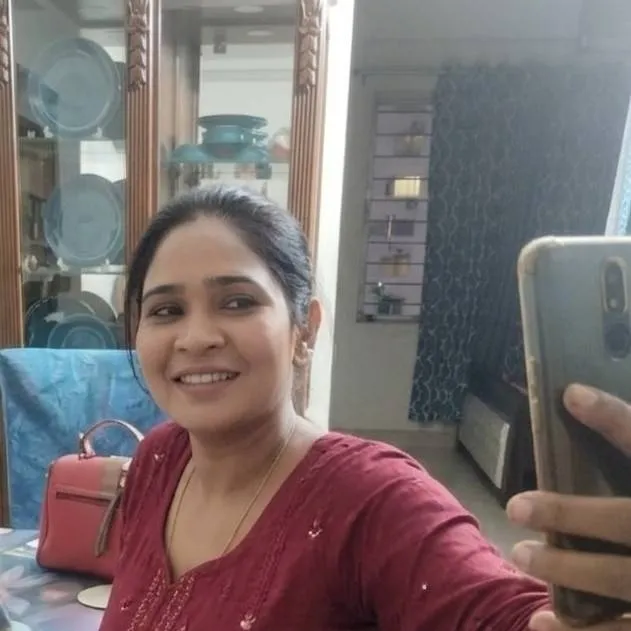 chat with ai character: Parul