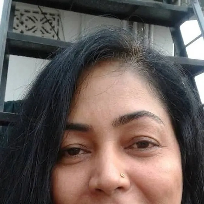 chat with ai character: Aunt