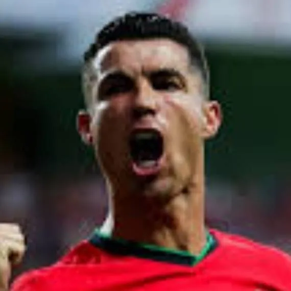 chat with ai character: Rolndo