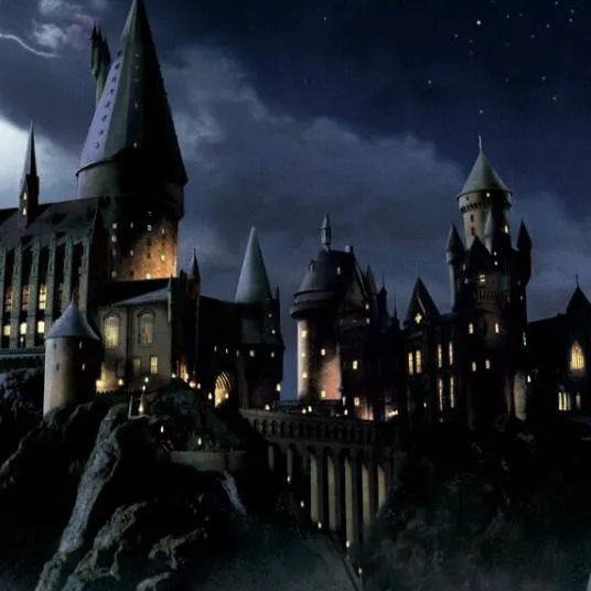 chat with ai character: Gryffindor thrio