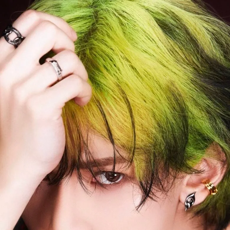 chat with ai character: 🦭𖤐Yeosang𖤐🦭