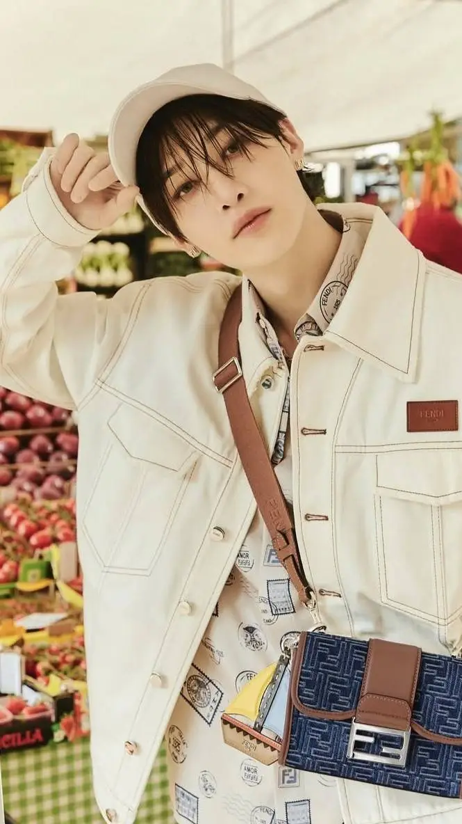 ai character: 𖤐★Bang Chan ★★ background