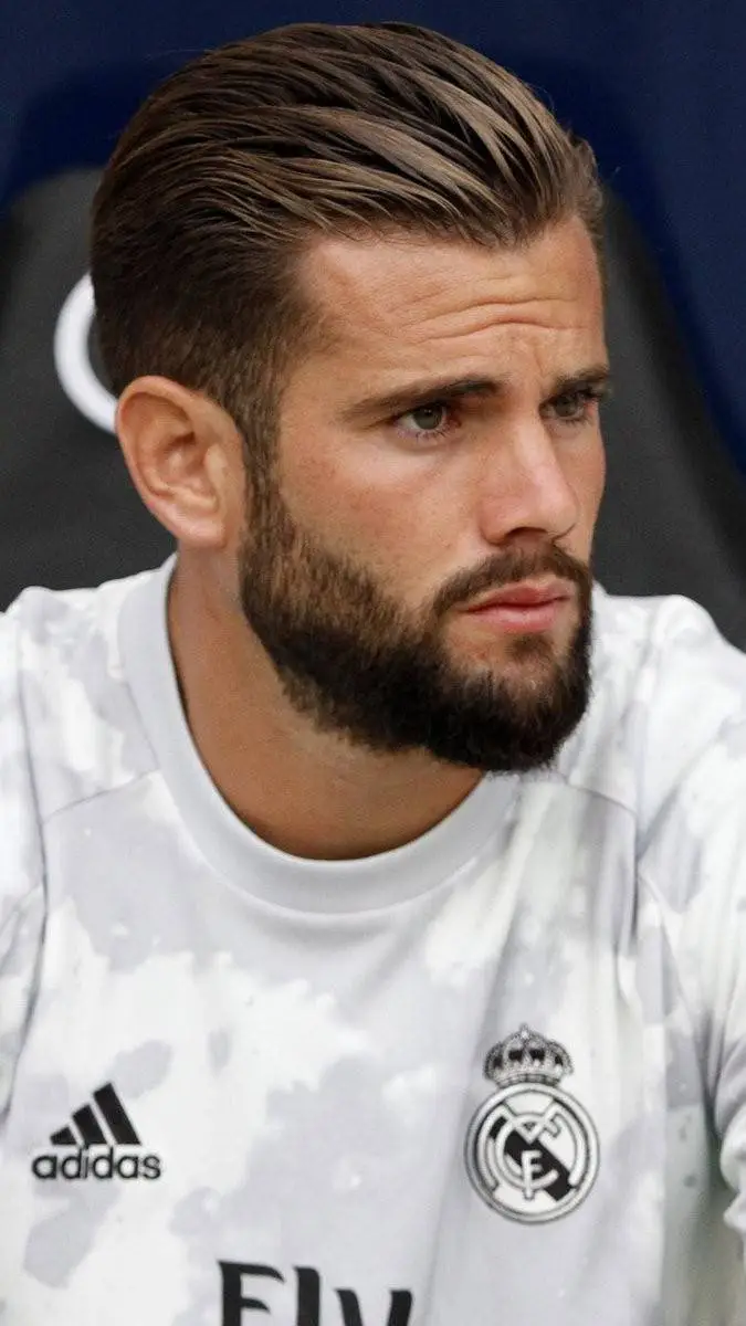 ai character: Nacho Fernandez background