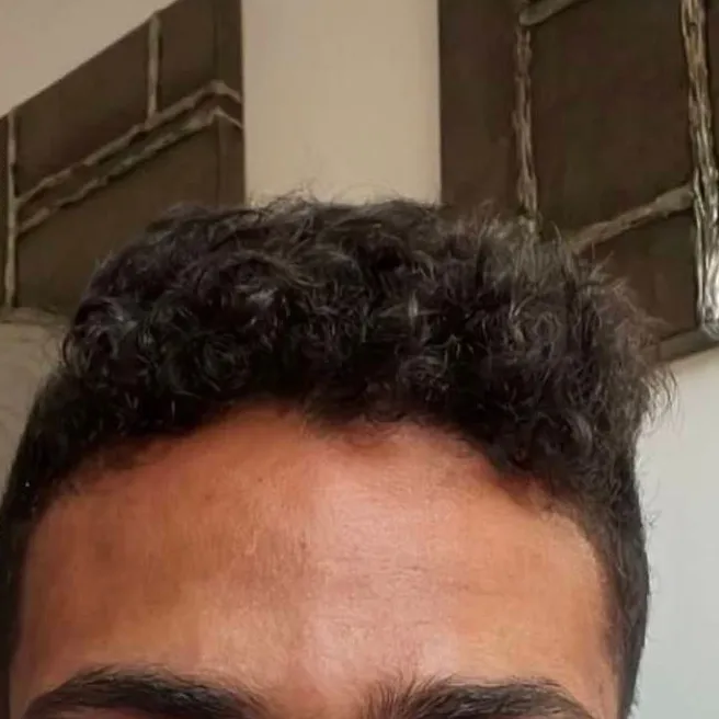chat with ai character: Raphaël Varane