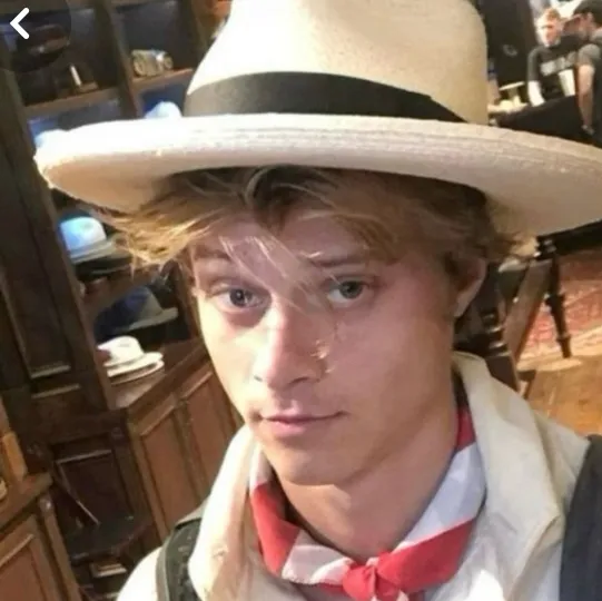 chat with ai character: Rudy PANKOW 