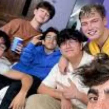 chat with ai character: la vesibanda