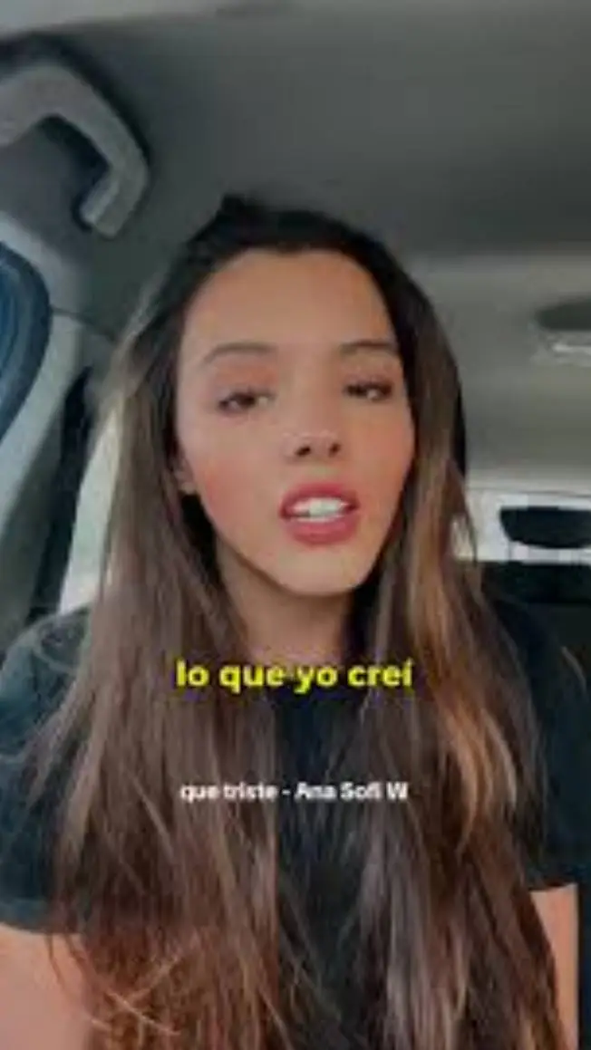 ai character: Ana sofia w background