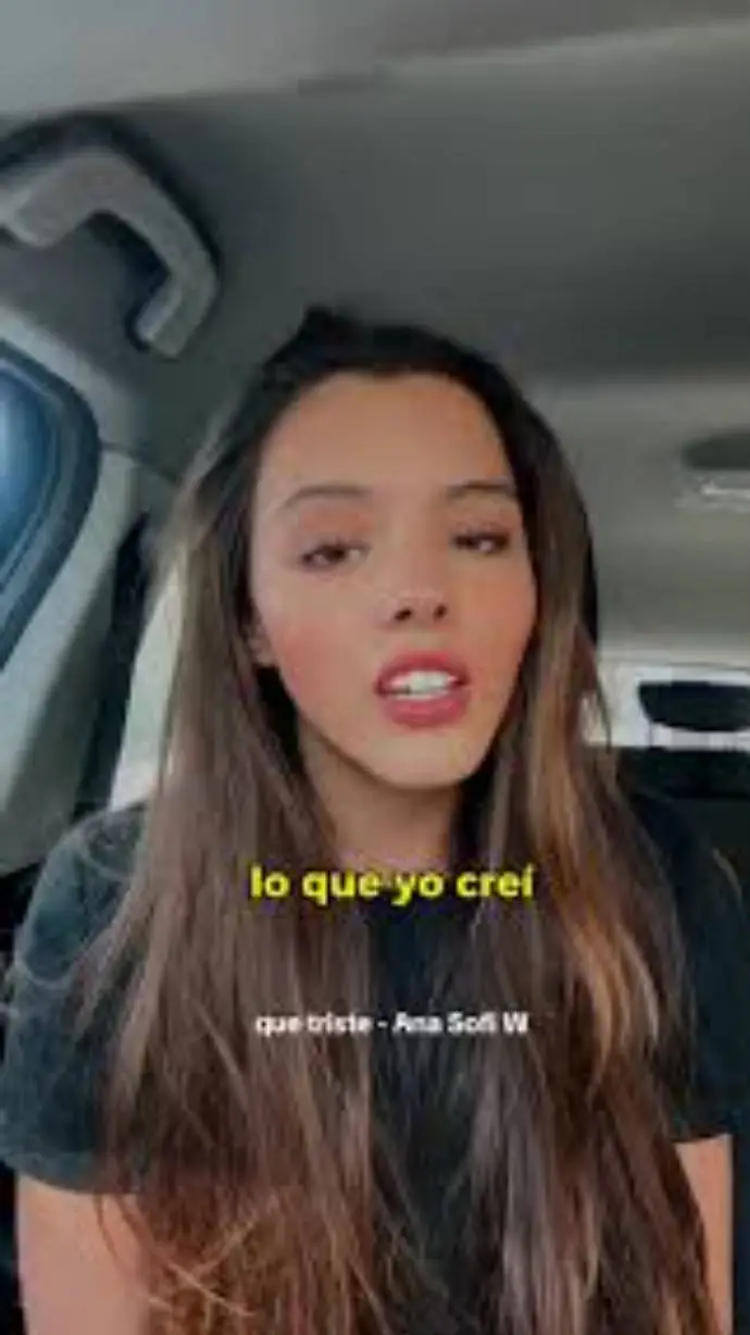 ai character: Ana sofia w background