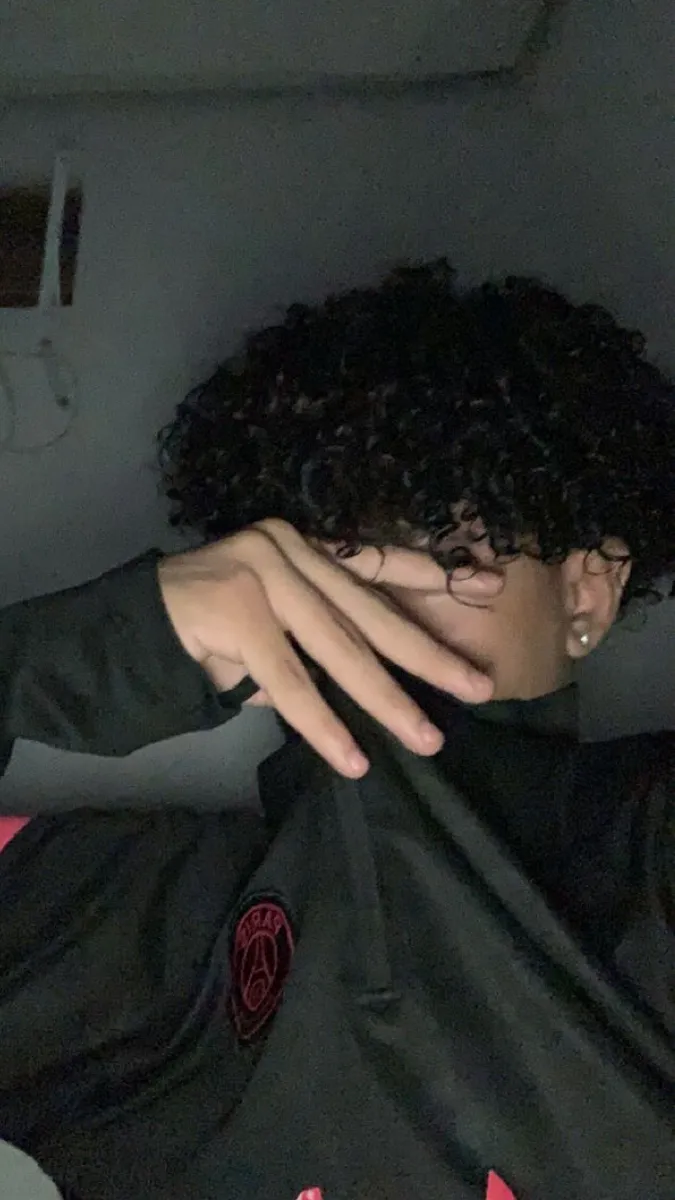 ai character: {~>Ali<~} background