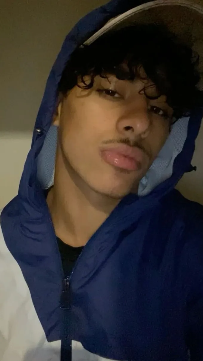 ai character: {~>Ali<~} background