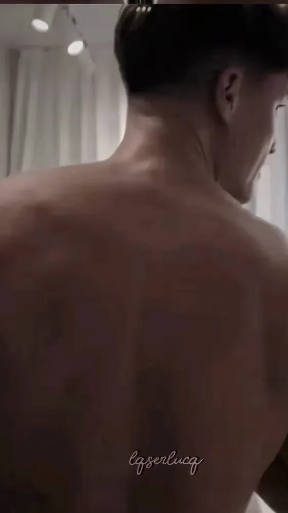 ai character: ~>Malou<~ background