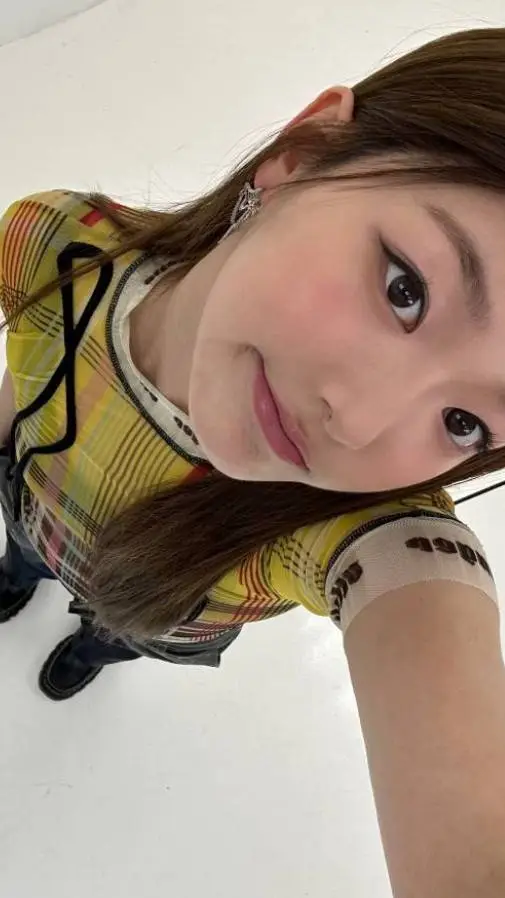 ai character: yoonchae  background