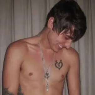 chat with ai character: Colby