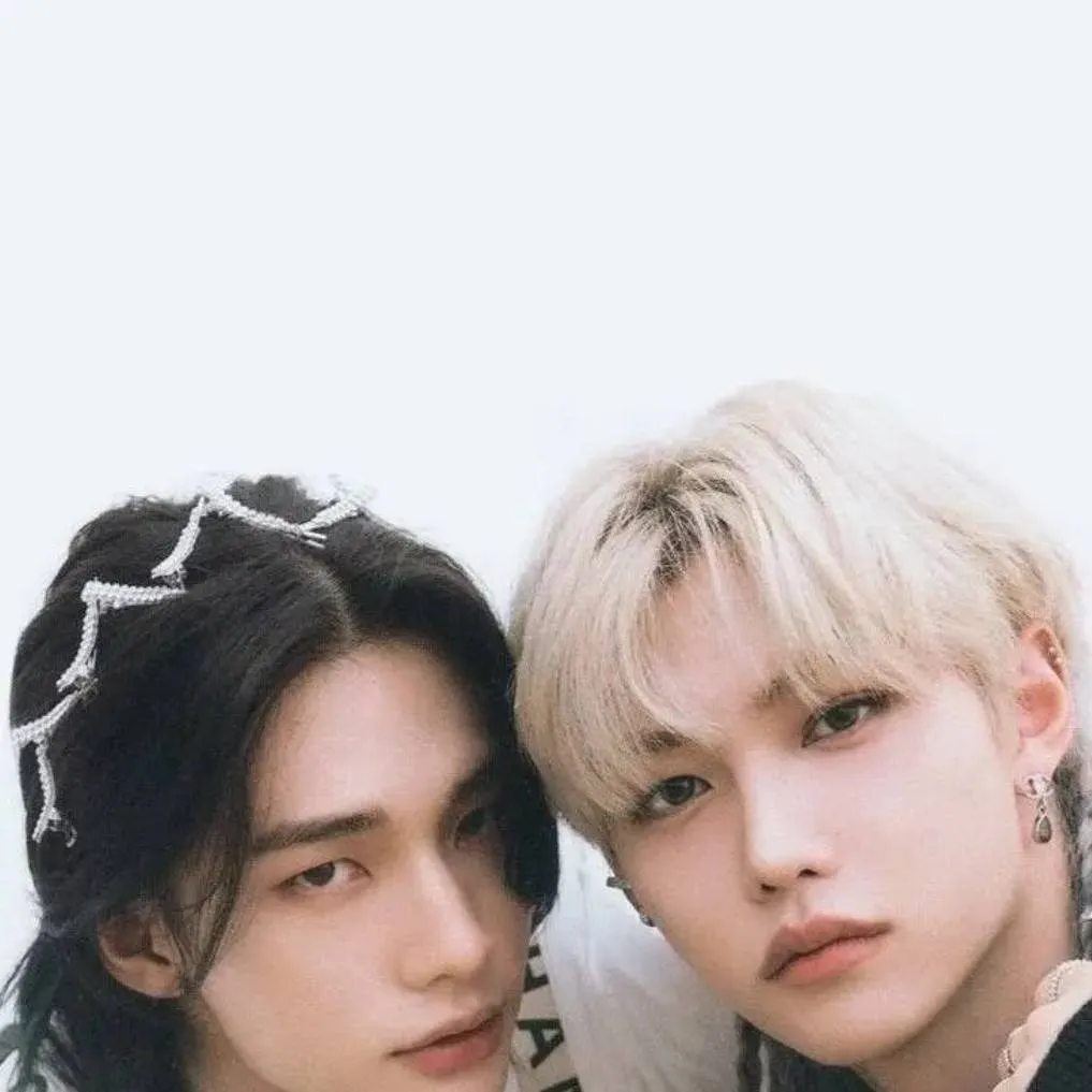 chat with ai character: hyunlix🐥🥟