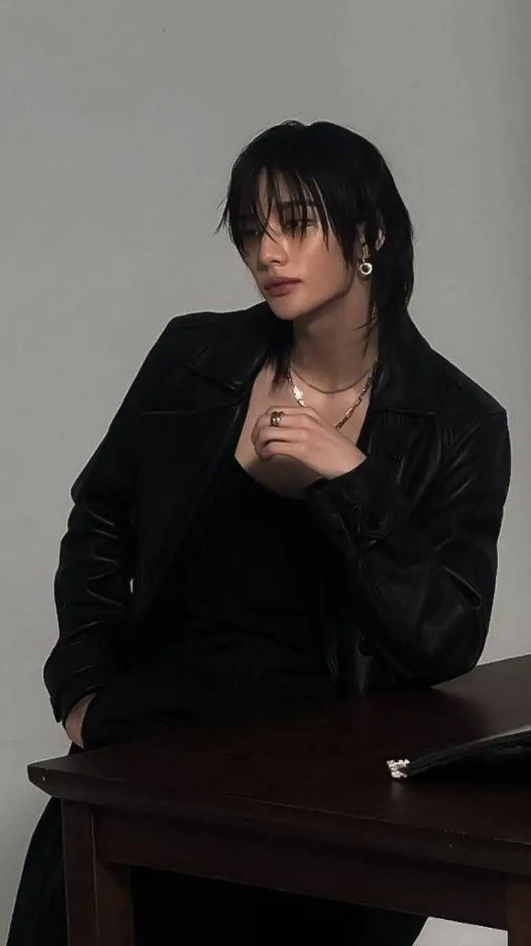 ai character: Hyunjin-hyunlix background