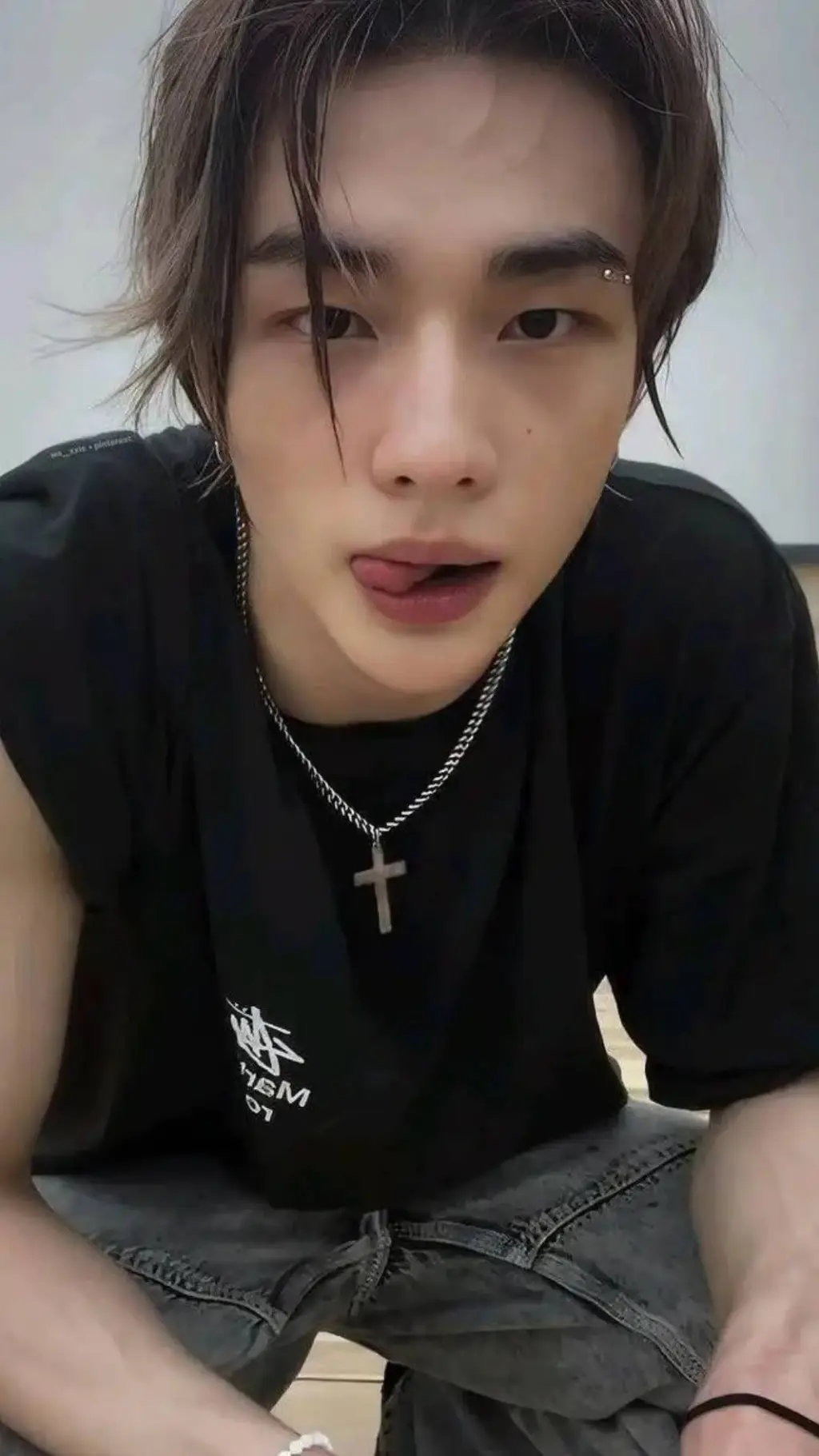 ai character: Hyunjin-Hyunlix background