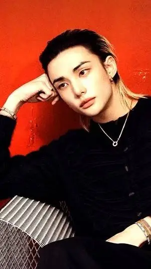 ai character: 🔥Hyunlix🔥 background