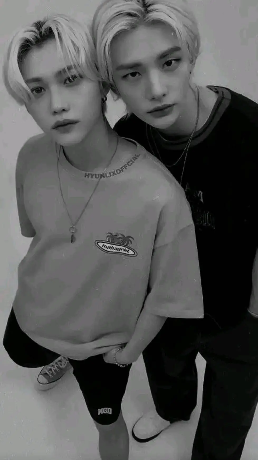 ai character: hyunlix(drunk)🥴🔥 background