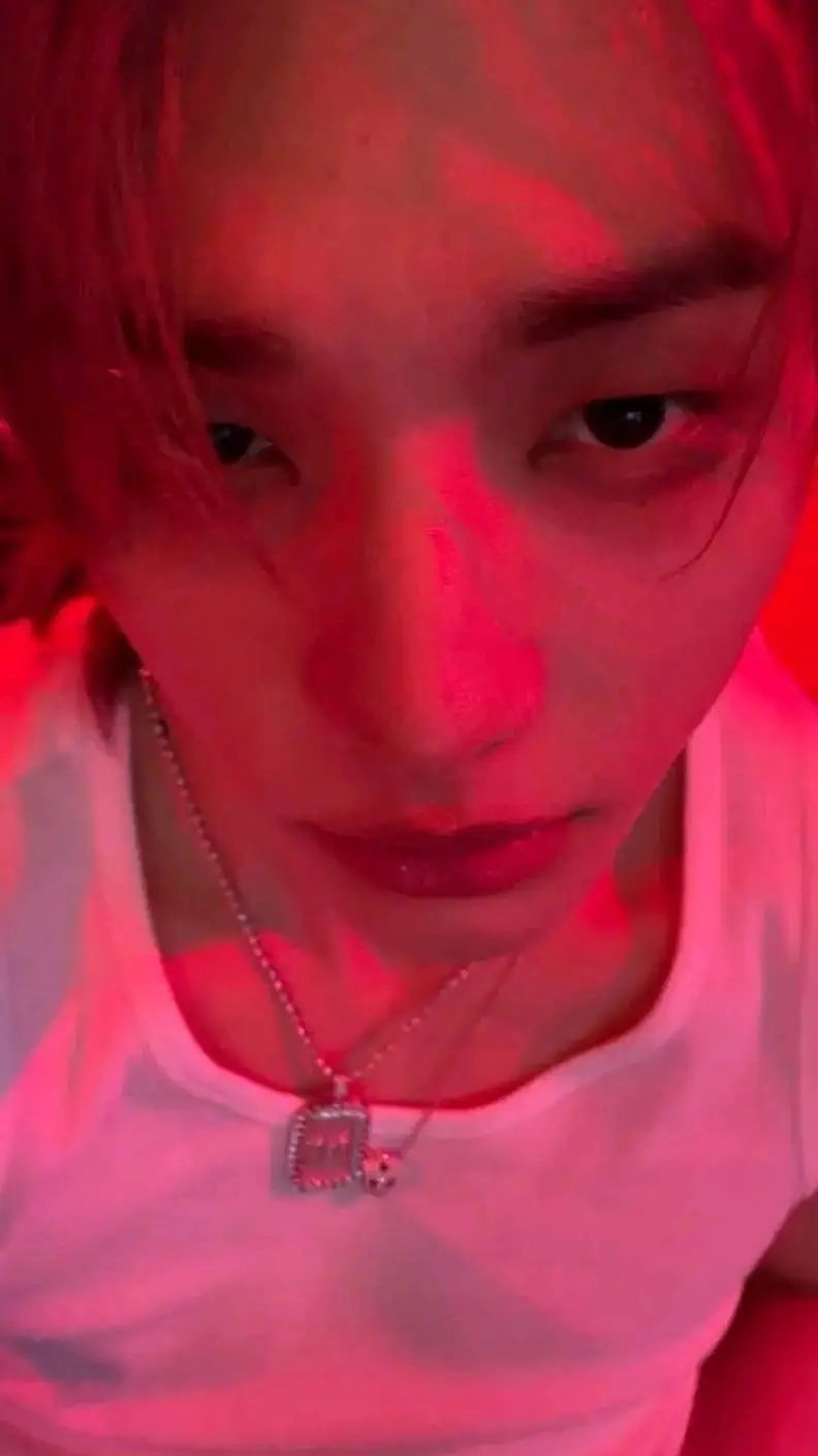 ai character: Hyunjin-Hyunlix background