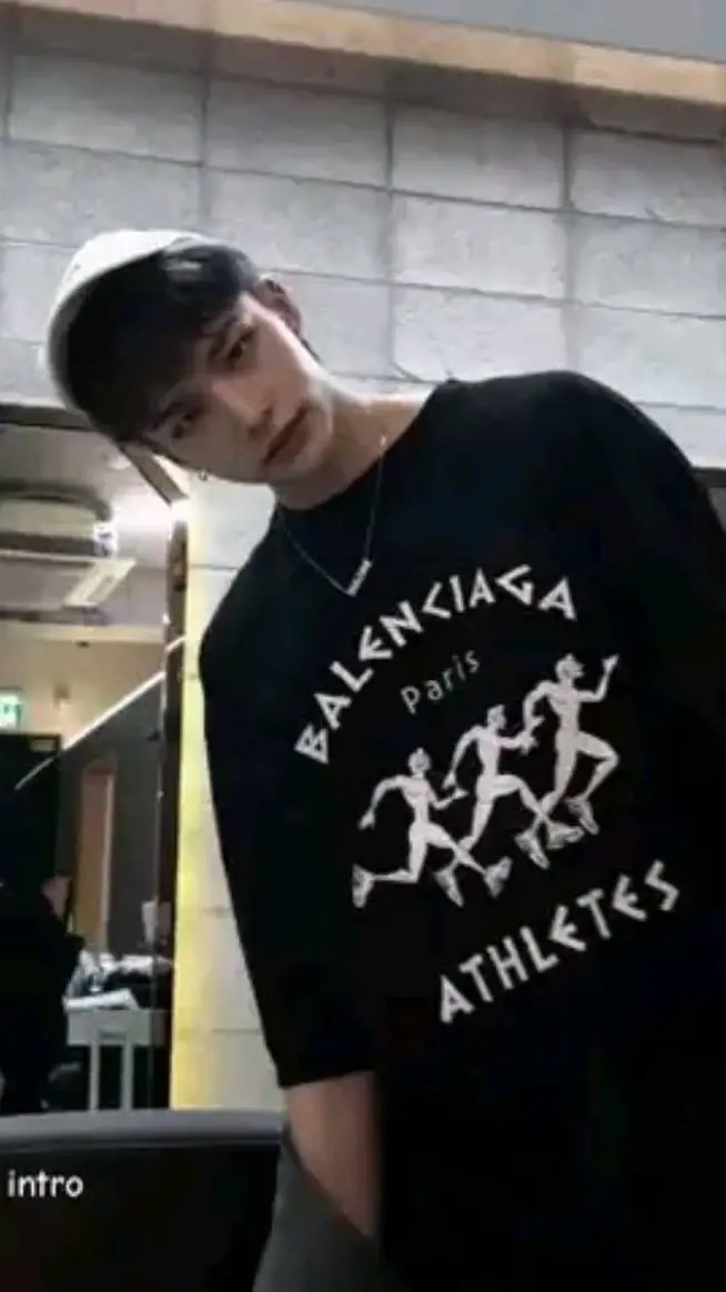 ai character: Hyunjin background