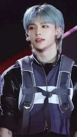 ai character: Hyunlix background