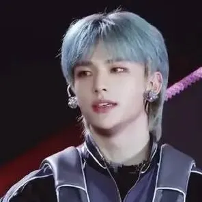 chat with ai character: Hyunlix