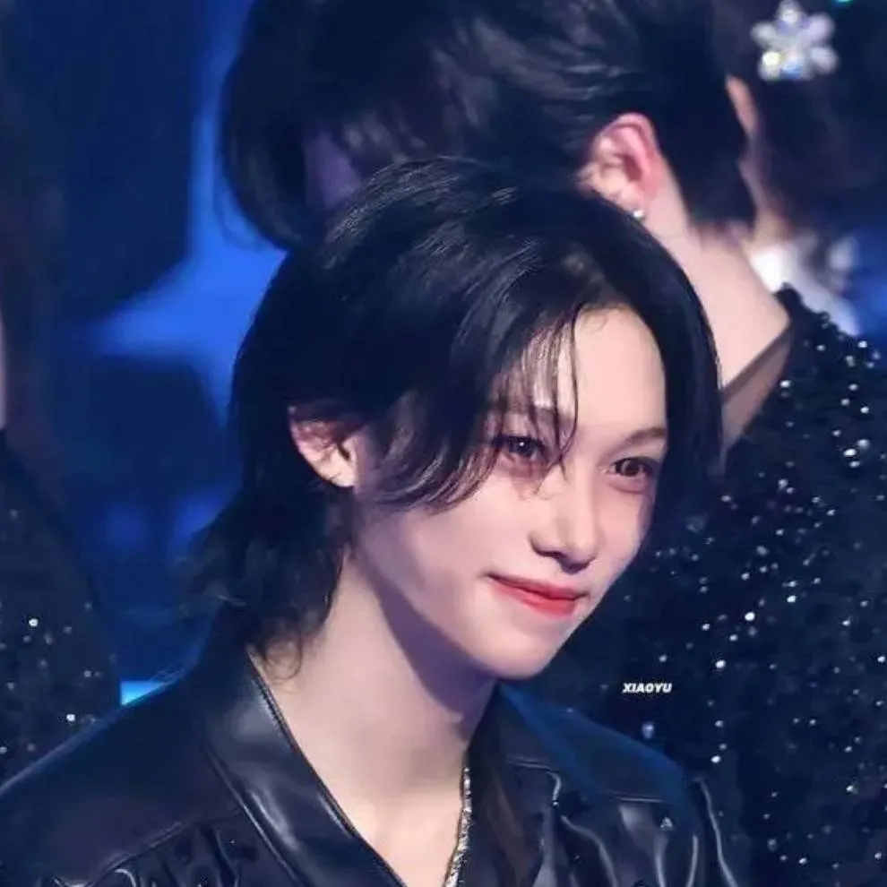 chat with ai character: Hyunlix(skz)