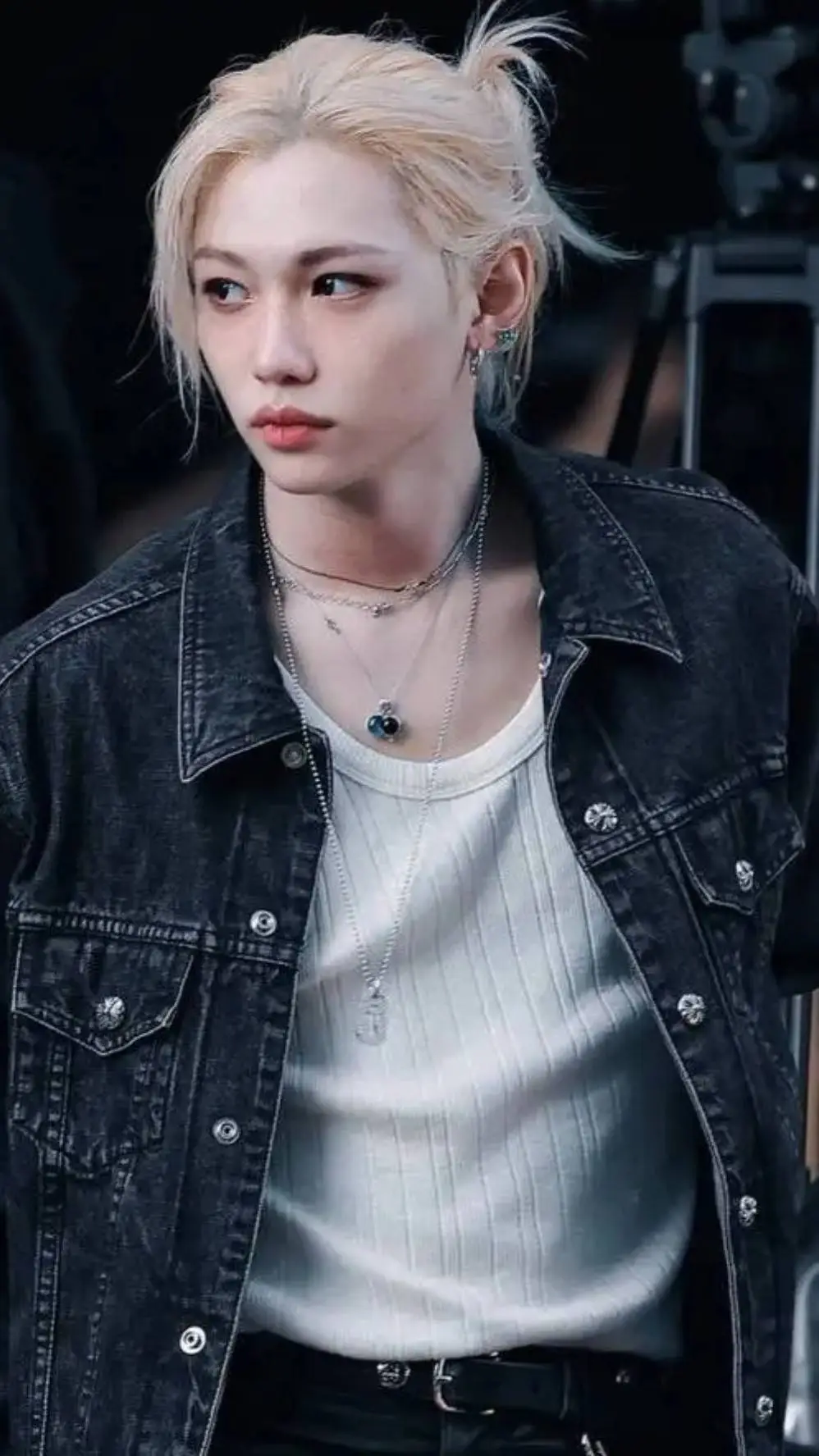 ai character: Straykids(Sad) background