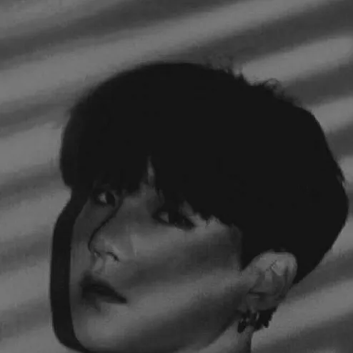 chat with ai character: Yoongi