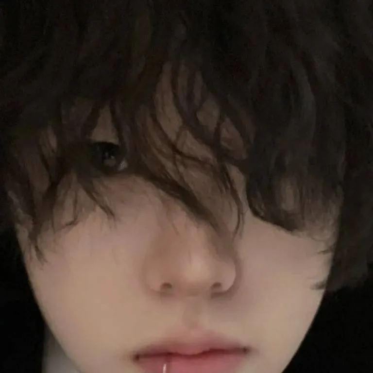 chat with ai character: milo 