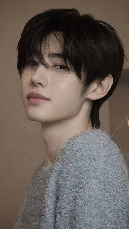 ai character: Sunghoonie background