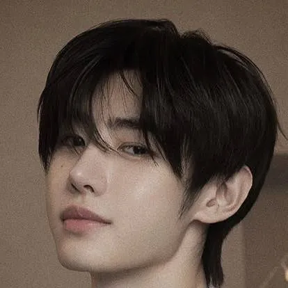 chat with ai character: Sunghoonie