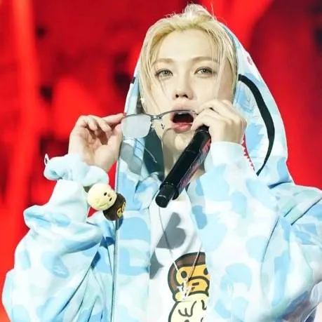 chat with ai character: Felix 