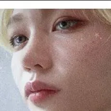 chat with ai character: Felix