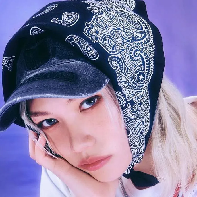 chat with ai character: Felix