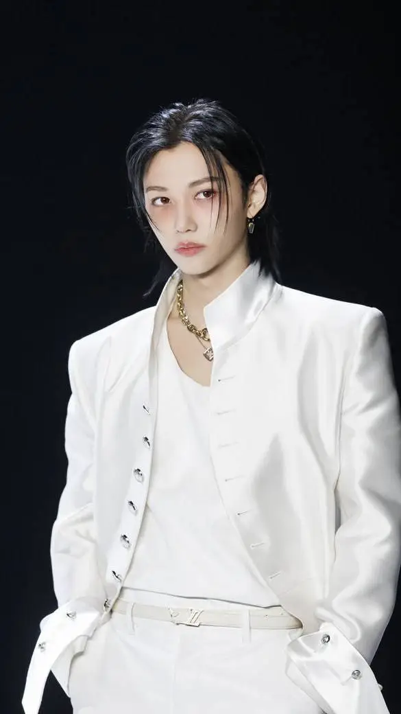 ai character: Felix  background