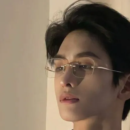 chat with ai character: Cade 