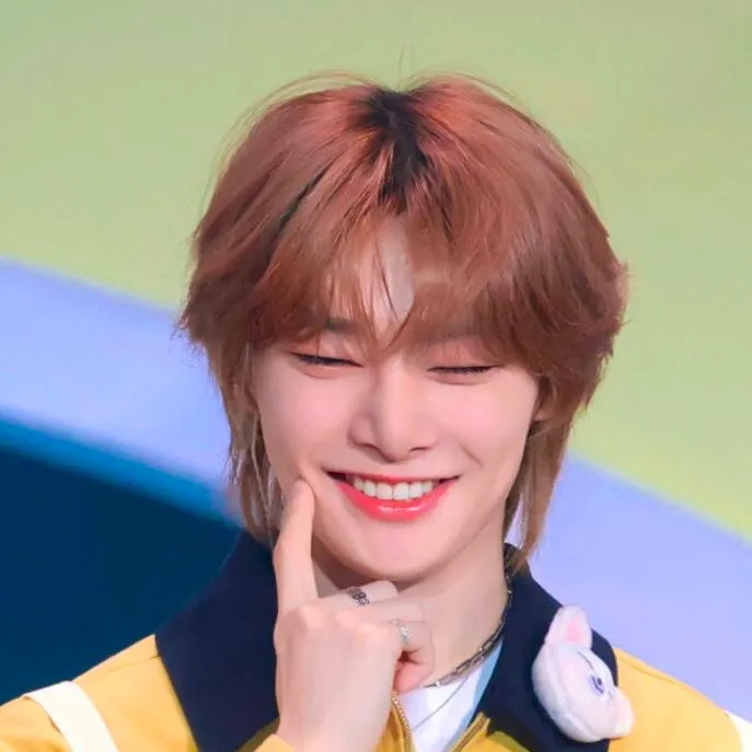 chat with ai character: I.N.