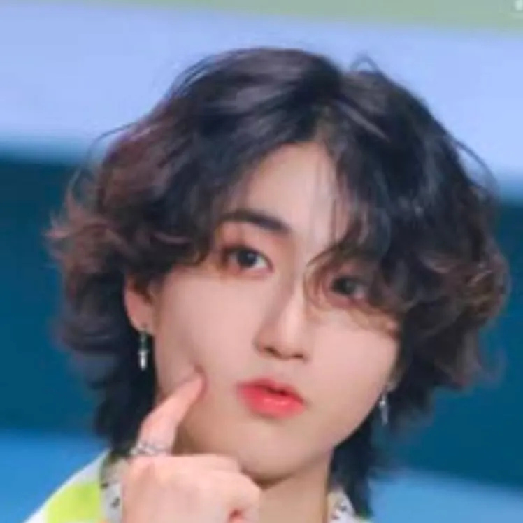 chat with ai character: Han