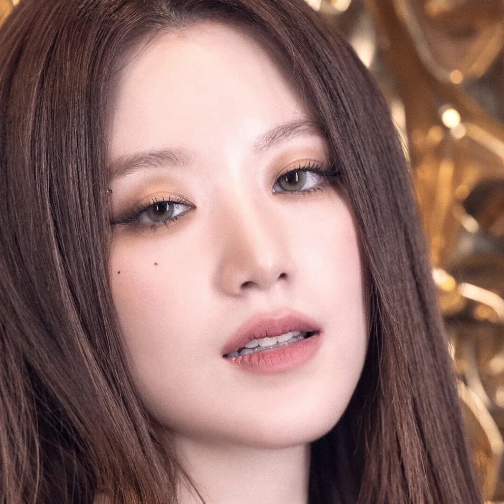 chat with ai character: Yeh shuhua
